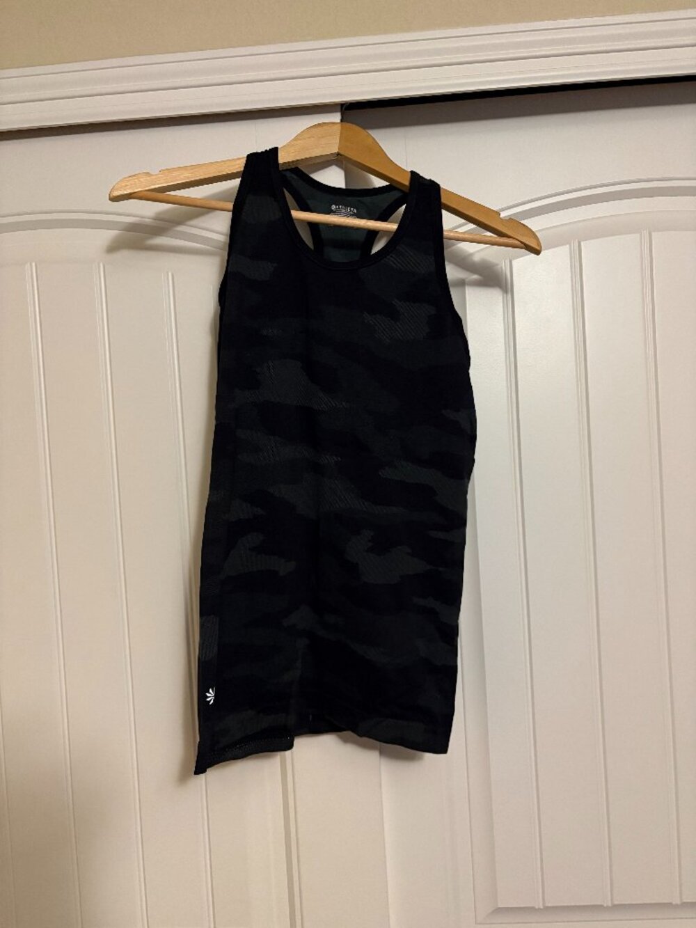 Athleta Move With Ease Tank Top XS Xtra Small Black Camo Nylon Blend Racerback